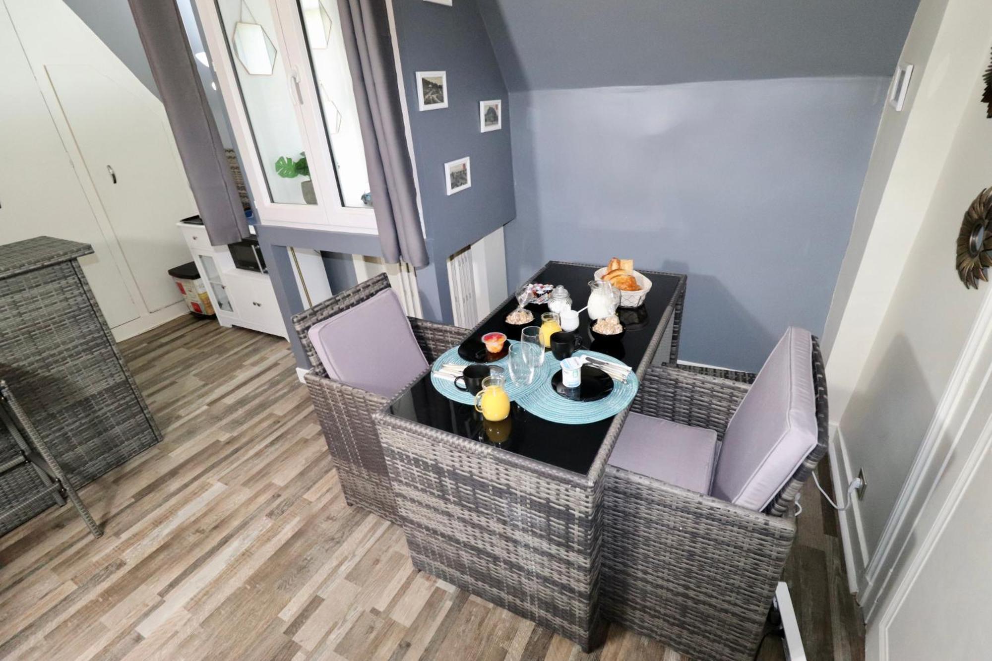 Duplex Au 2Eme Et De Notre Maison -Acces Au Jardin-Smart Tv-Streaming-Wifi Le Mans Exterior foto